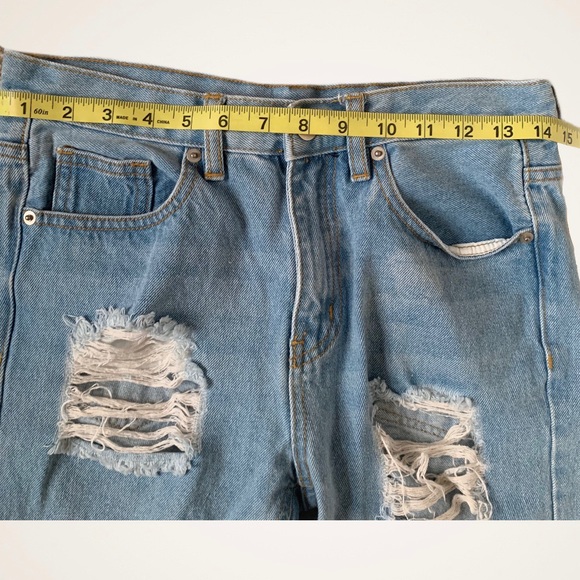Brandy Melville Distressed Boyfriend Jeans - Picture 8 of 10
